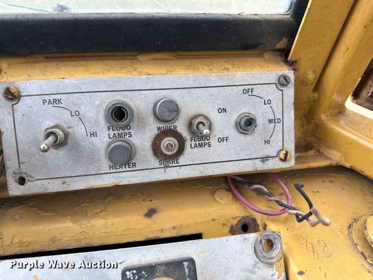 image for item DK6837 1973 Caterpillar 920 wheel loader