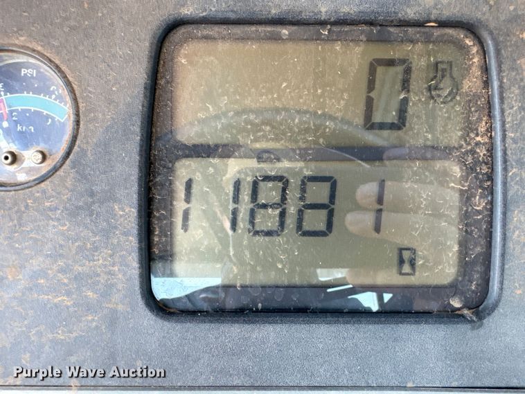 image for item DK6838 1996 New Holland 9882 4WD tractor