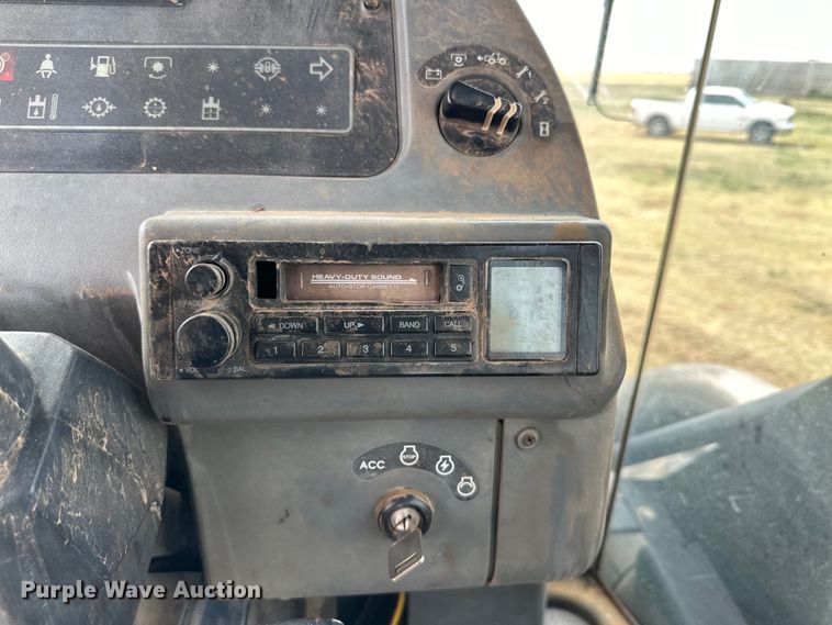 image for item DK6838 1996 New Holland 9882 4WD tractor