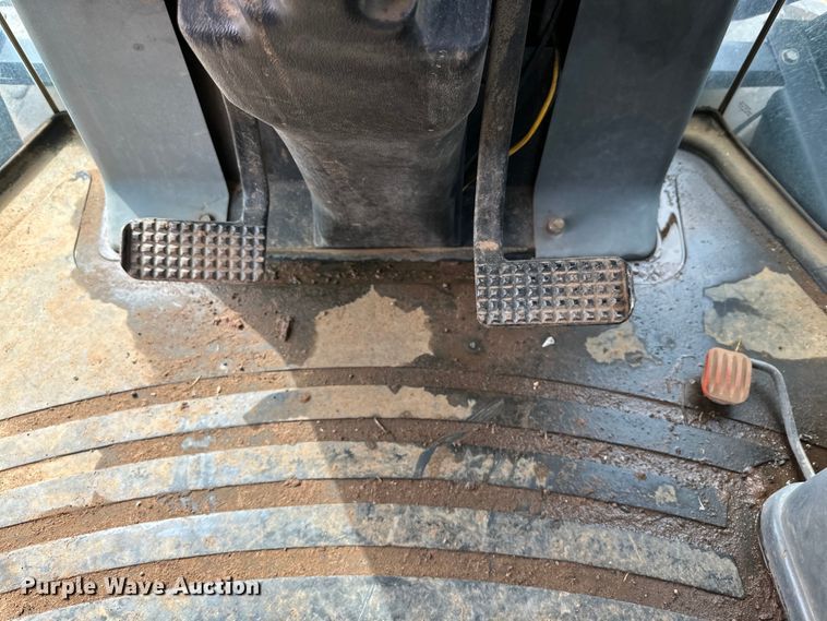 image for item DK6838 1996 New Holland 9882 4WD tractor