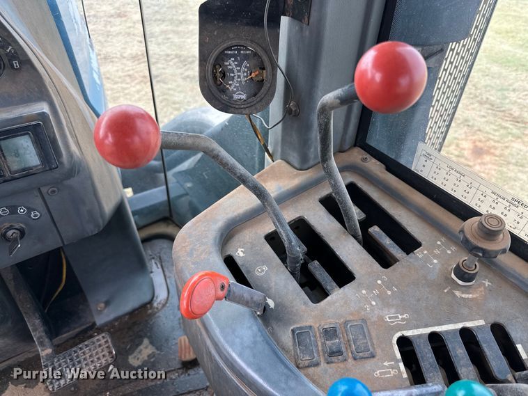 image for item DK6838 1996 New Holland 9882 4WD tractor