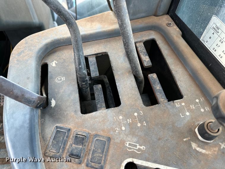 image for item DK6838 1996 New Holland 9882 4WD tractor