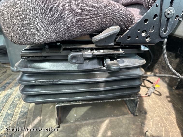 image for item DK6839 1997 New Holland 9682 4WD tractor