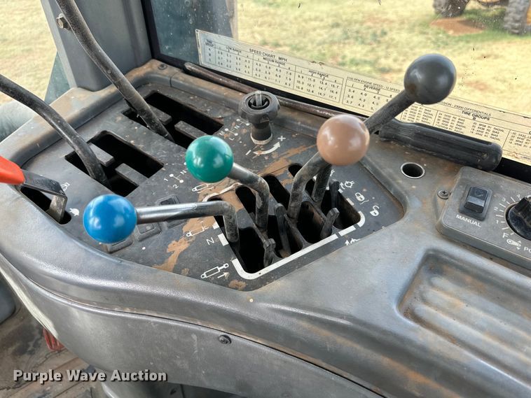 image for item DK6839 1997 New Holland 9682 4WD tractor