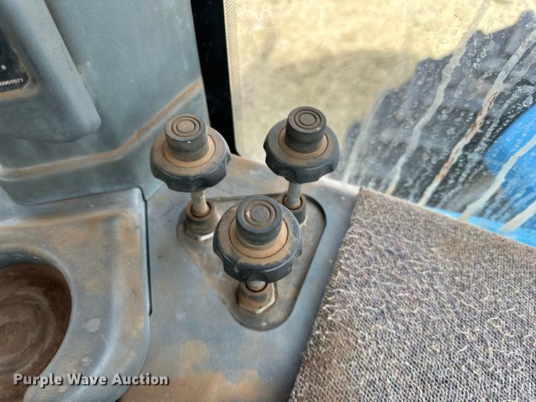 image for item DK6839 1997 New Holland 9682 4WD tractor