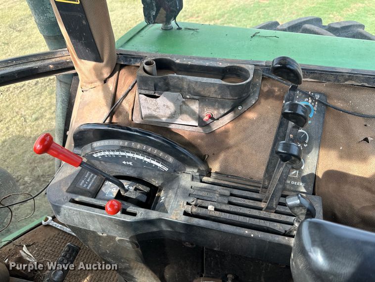 image for item DK6841 1992 John Deere 4960 MFWD tractor