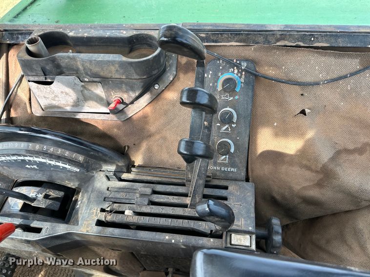 image for item DK6841 1992 John Deere 4960 MFWD tractor