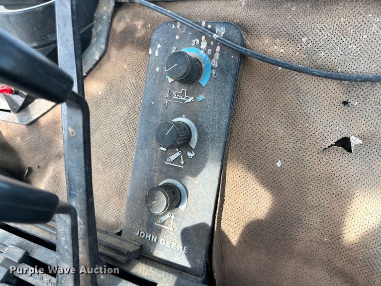 image for item DK6841 1992 John Deere 4960 MFWD tractor