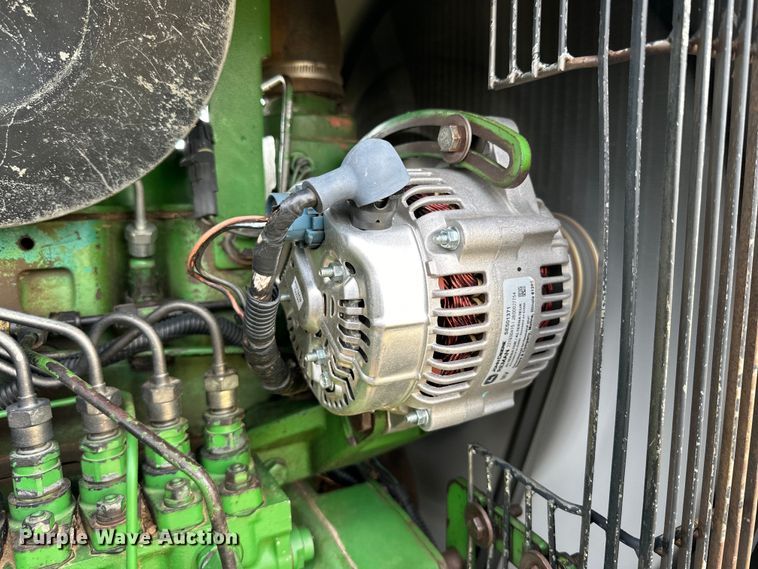 image for item DK6841 1992 John Deere 4960 MFWD tractor