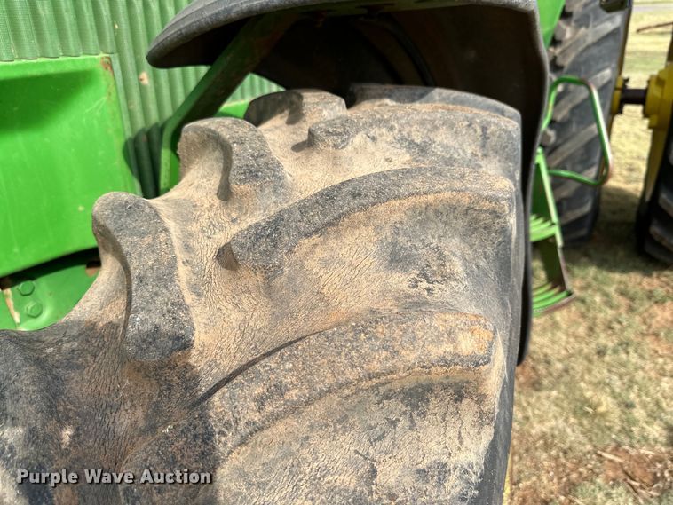 image for item DK6841 1992 John Deere 4960 MFWD tractor