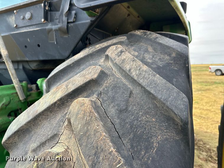 image for item DK6841 1992 John Deere 4960 MFWD tractor