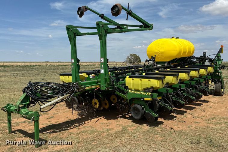 image for item DK6853 John Deere 1770NT planter