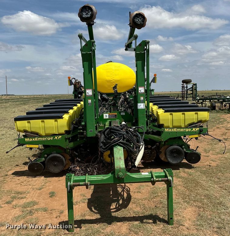 image for item DK6853 John Deere 1770NT planter