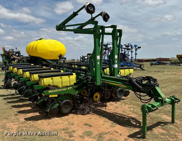 image for item DK6853 John Deere 1770NT planter