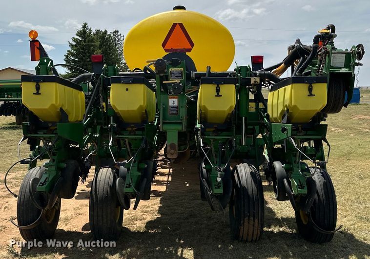 image for item DK6853 John Deere 1770NT planter