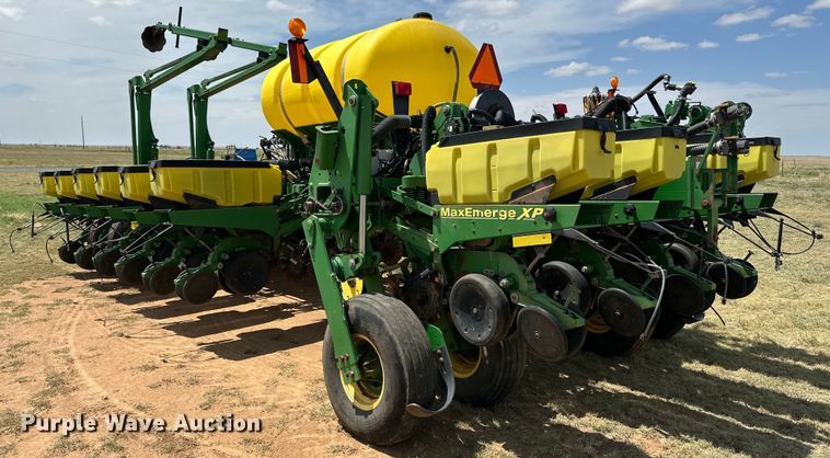 image for item DK6853 John Deere 1770NT planter