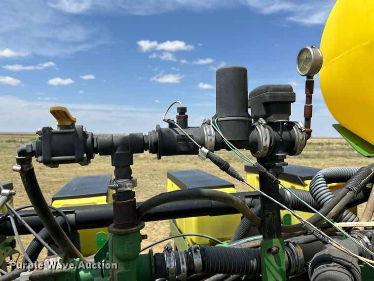 image for item DK6853 John Deere 1770NT planter