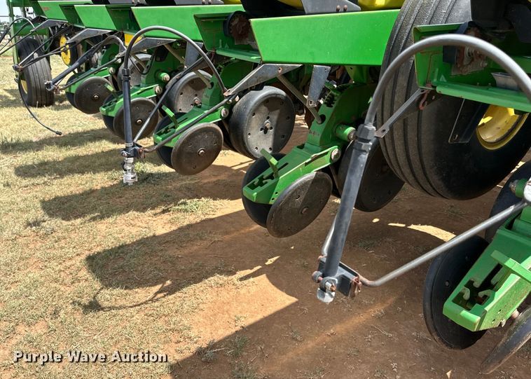 image for item DK6853 John Deere 1770NT planter