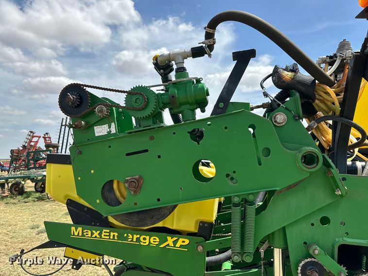 image for item DK6853 John Deere 1770NT planter