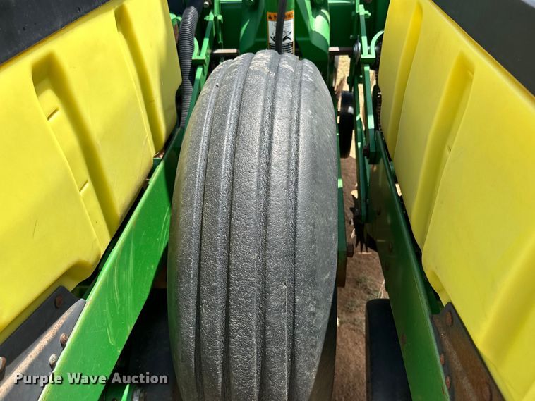 image for item DK6853 John Deere 1770NT planter