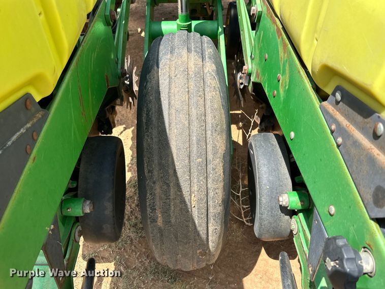 image for item DK6853 John Deere 1770NT planter