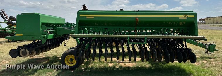 image for item DK6854 John Deere 455 grain drill