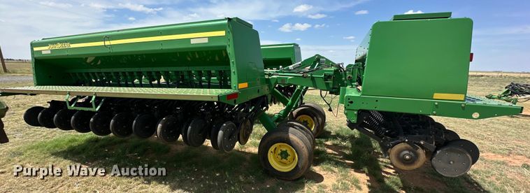 image for item DK6854 John Deere 455 grain drill