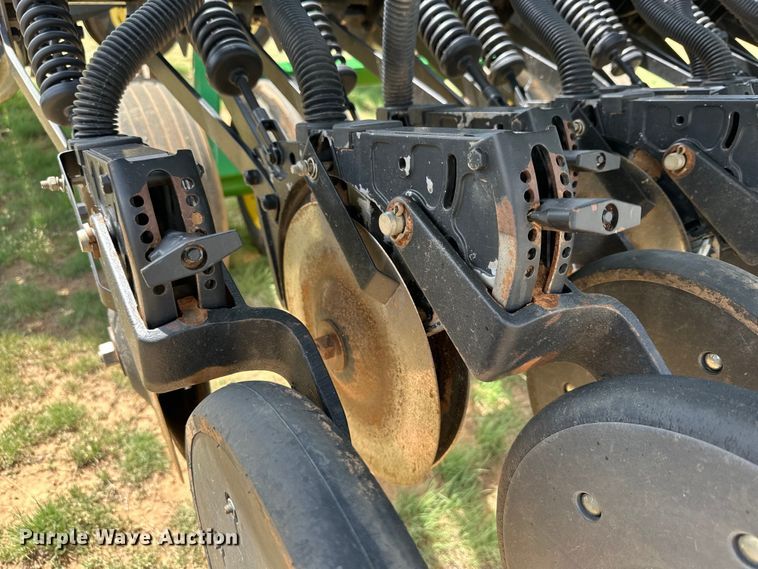image for item DK6854 John Deere 455 grain drill