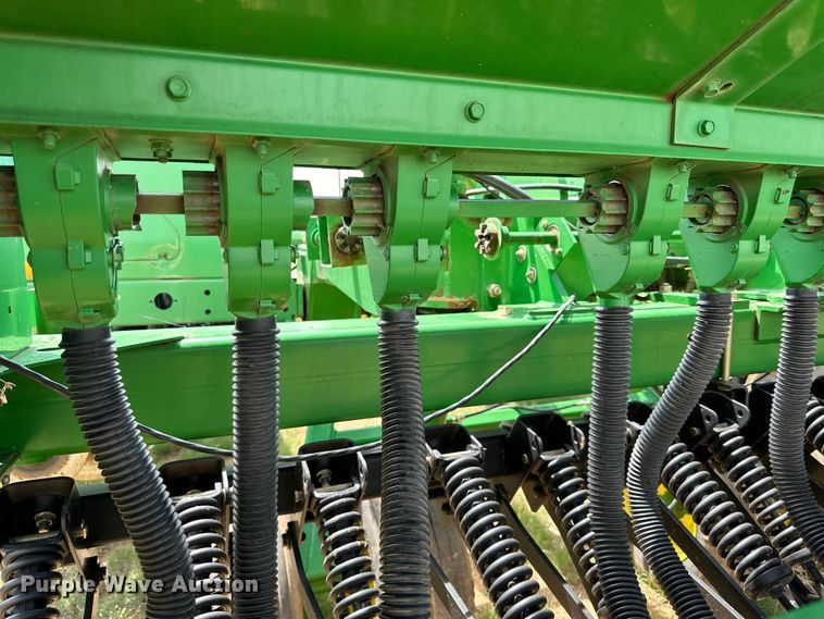 image for item DK6854 John Deere 455 grain drill