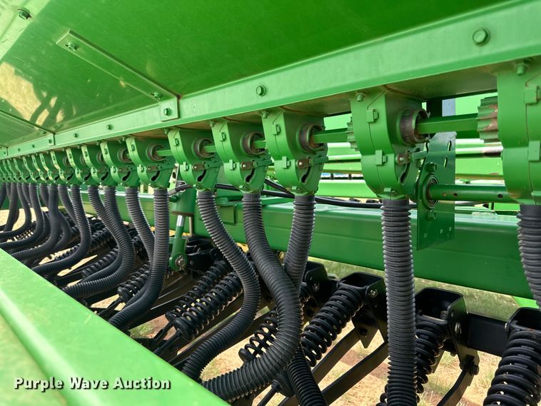 image for item DK6854 John Deere 455 grain drill