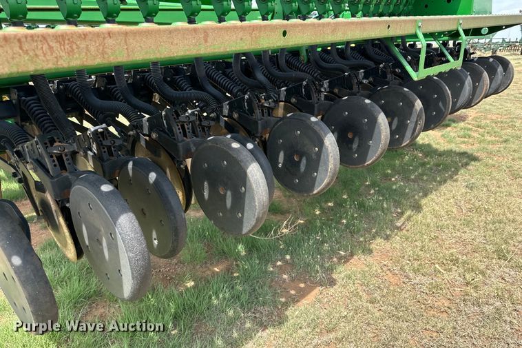 image for item DK6854 John Deere 455 grain drill