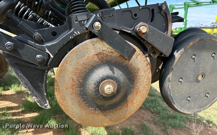 image for item DK6854 John Deere 455 grain drill