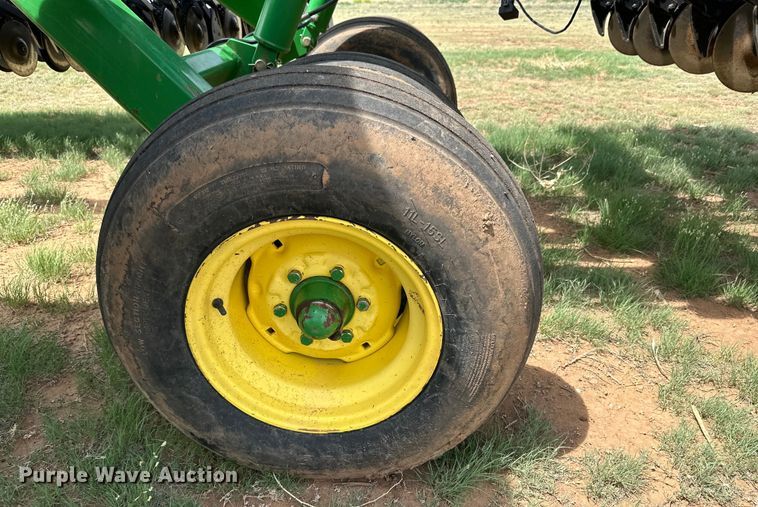 image for item DK6854 John Deere 455 grain drill