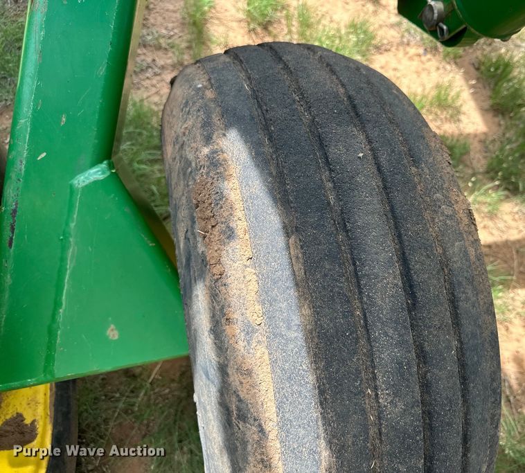 image for item DK6854 John Deere 455 grain drill