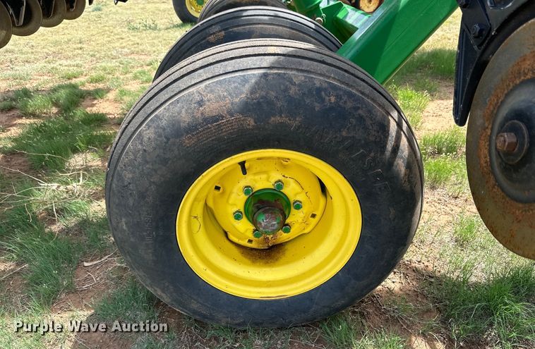 image for item DK6854 John Deere 455 grain drill