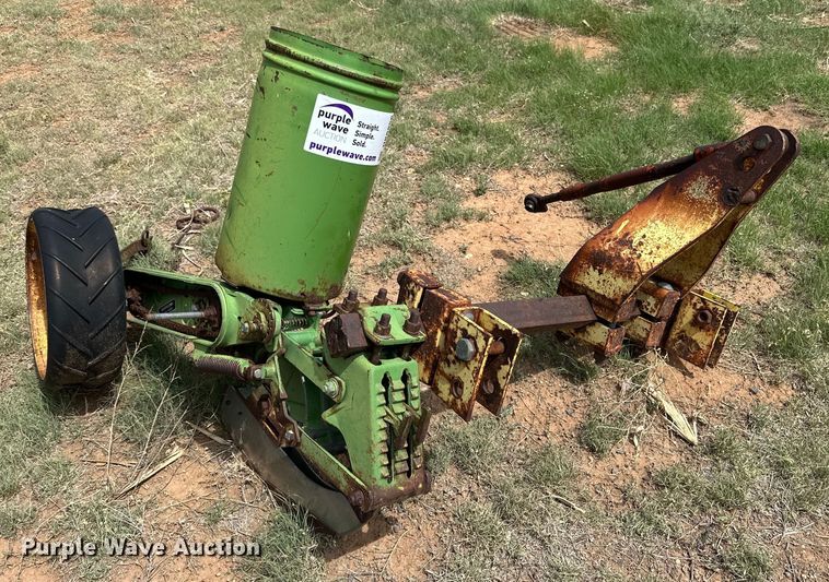 image for item DK6856 John Deere P5500 planter