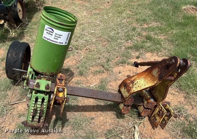 image for item DK6856 John Deere P5500 planter