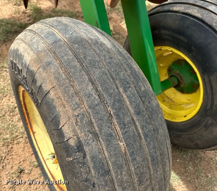 image for item DK6857 John Deere 630 double off-set disk