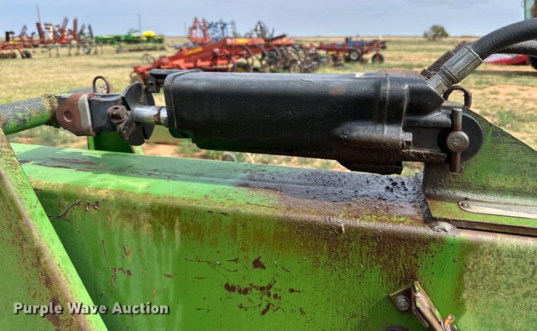 image for item DK6863 John Deere 940-02 land leveler