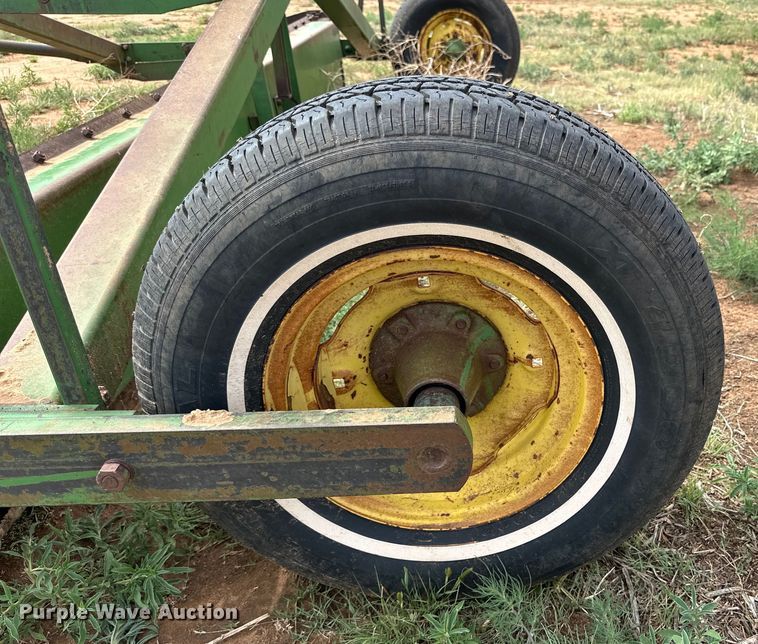 image for item DK6863 John Deere 940-02 land leveler