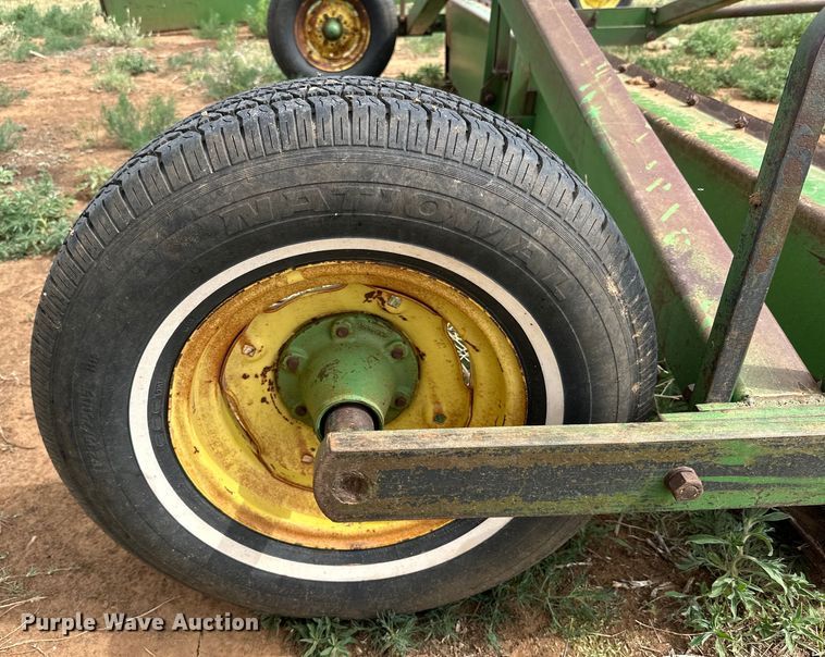 image for item DK6863 John Deere 940-02 land leveler