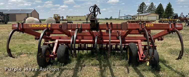 image for item DK6864 Sunflower 421116 mulch finisher