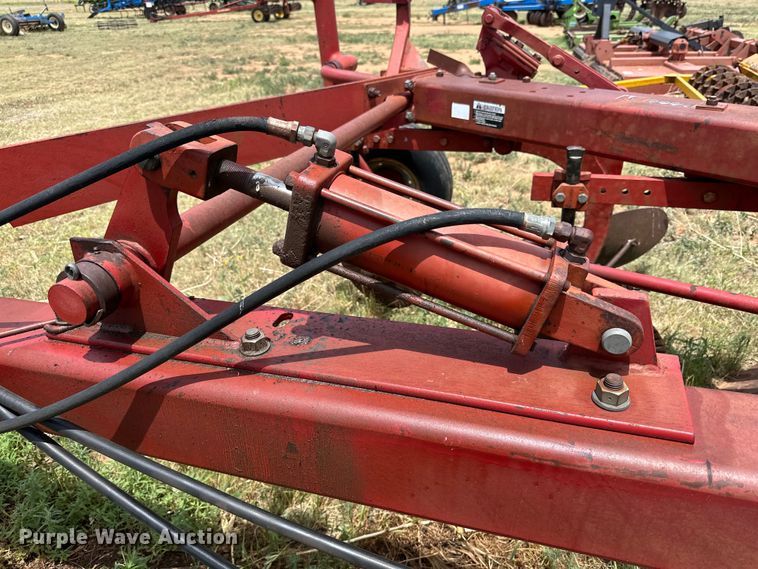 image for item DK6866 Case IH 720 seven bottom plow