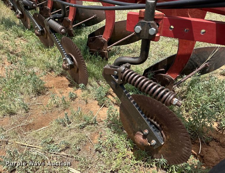 image for item DK6866 Case IH 720 seven bottom plow