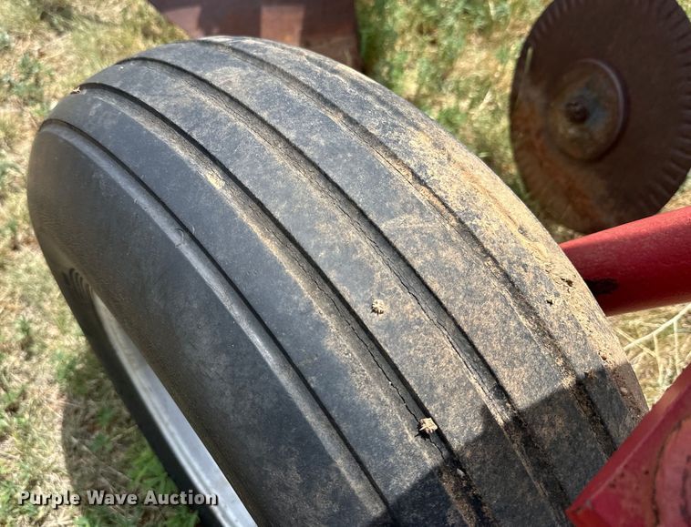 image for item DK6866 Case IH 720 seven bottom plow