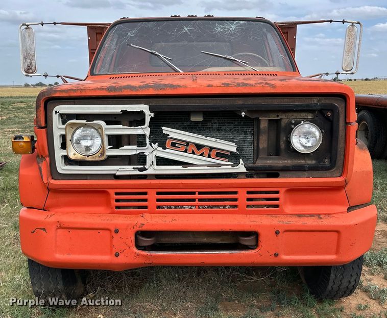 image for item DK6872 1975 GMC 6500 flatbed truck