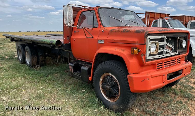 image for item DK6872 1975 GMC 6500 flatbed truck