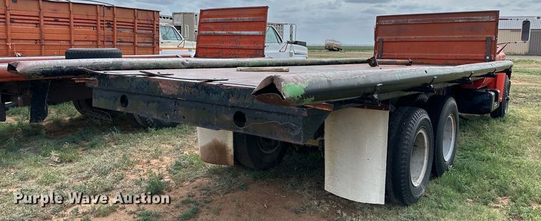 image for item DK6872 1975 GMC 6500 flatbed truck