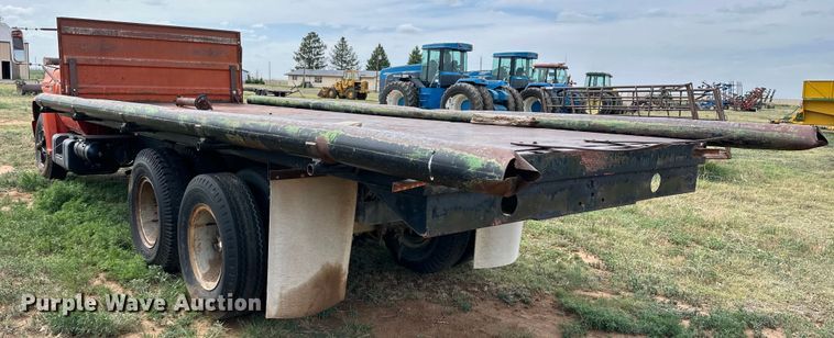 image for item DK6872 1975 GMC 6500 flatbed truck