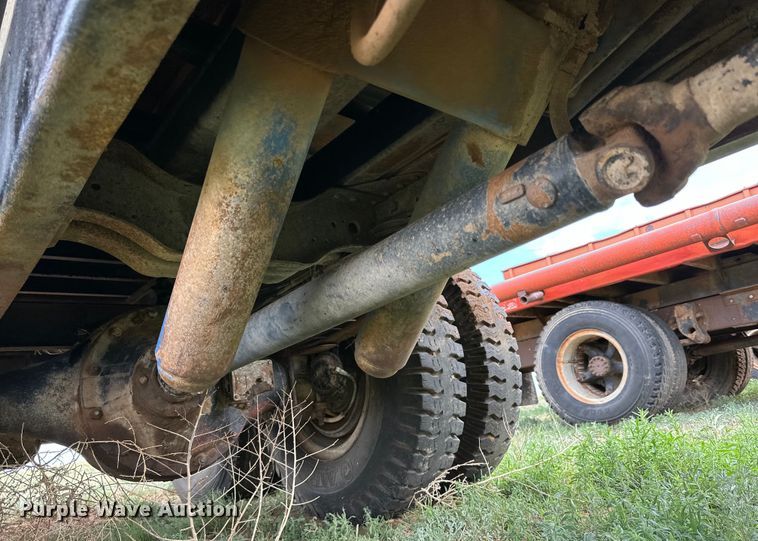 image for item DK6872 1975 GMC 6500 flatbed truck